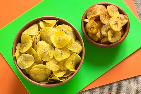 传统的一张南美流行零食以自然光选择焦点拍摄聚于咸薯片上CoiceFocusonthetalciouschips拍照香蕉图片