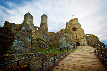 奥格罗杰涅茨古老的波兰奥格罗吉涅茨古老中世纪城堡的废墟防御图片