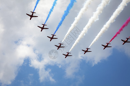 抽烟红色的速度6月在伦敦的空中节目画面图片
