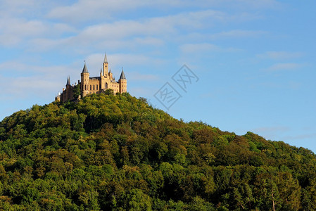 帝国的臀部MajesticHohenzollern城堡在德国日落Hohenzolren山顶王朝图片