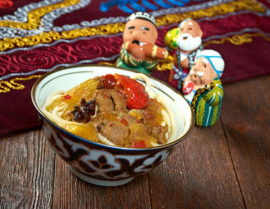 东方乌兹别克汤拉格曼乌兹别克美食物中间塔吉克图片