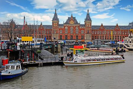 荷兰阿姆斯特丹市风景及中央车站由荷兰阿姆斯特丹传统的著名纪念碑图片