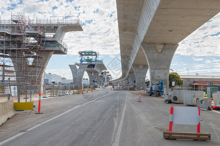 铁目前正在建造若干层的公路以增加交通流量正在修建几层道路以增加交通流量工作重建图片