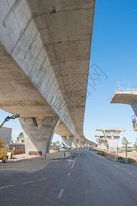 高速公路目前正在建造若干层的公路以增加交通流量正在修建几层道路以增加交通流量工作克罗波托夫图片