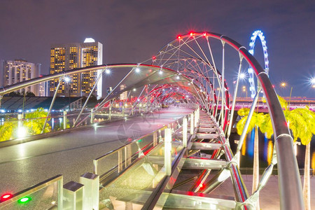 旅游新加坡晚上的海利克斯桥在新加坡夜间旅行新加坡夜晚的旅行地标码头城市图片