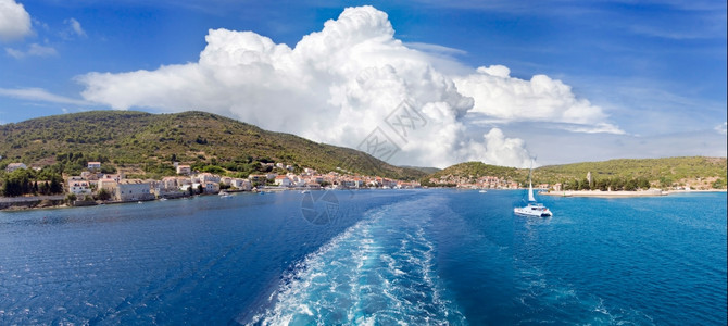 克罗地亚人欧洲海岸克罗阿提亚城镇的全景图片