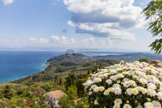 帕利卡拉斯克尔基希腊科孚岛Chlomos村的焦线全景观希里科福岛Chromos村旅行图片