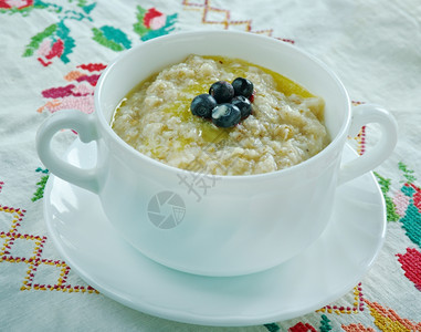 粥Puuuro芬兰语版由沸石粉碎或切的恒星植物制成Porridge菜沸腾普罗图片