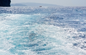 岛屿七月海岸7在西班牙巴利阿里群岛Mallorca岛的海洋景观船上风唤醒图片