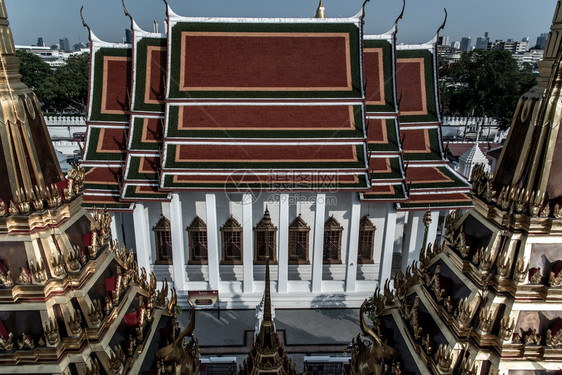 佛泰国曼谷2019年月23日至9对Ratchanaddaram寺庙外的Prasart金属宫的对称视图惊人美丽图片