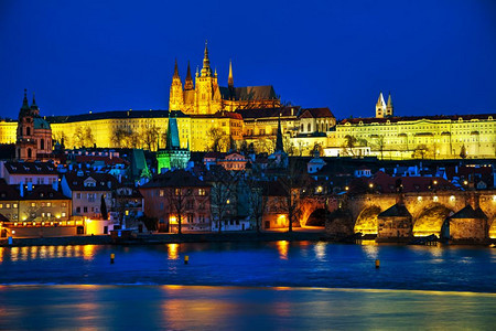 镇捷克语拉夫琴科晚上的老布拉格市风景图片