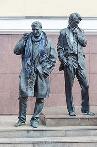 电影制作人根纳迪苏联电影制片人GennadyShpalikov和AndreyTarkovsky纪念碑俄罗斯莫科VGIK全俄电影学背景图片