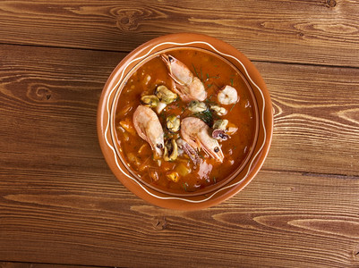 Cioppino是一种起源于旧金山的炖鱼它被认为是意大利美式菜肴与意大利美食的各种区域鱼汤和炖菜有关机的碗经过考虑图片