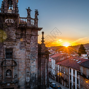 建筑学西班牙北部加利亚日落时圣地哥德孔波斯特拉的景象大教堂塔图片