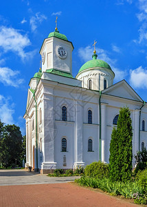 乌克兰卡尼夫0712乌克兰卡尼夫纪念公园的假设大教堂在阳光明媚的夏日乌克兰卡尼夫的假设大教堂20年7月1日宗教图片