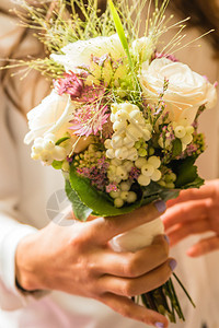 新娘手中的花束图片