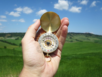 意大利手中的指南针游客托斯卡纳图片