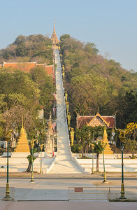 乌泰语佛教徒国乌萨尼著名的佛教寺庙楼梯图片