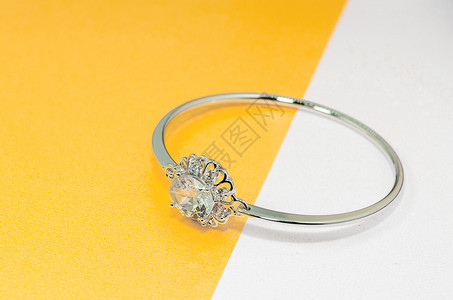 白色的宝石美丽银首饰钻石手镯礼物图片