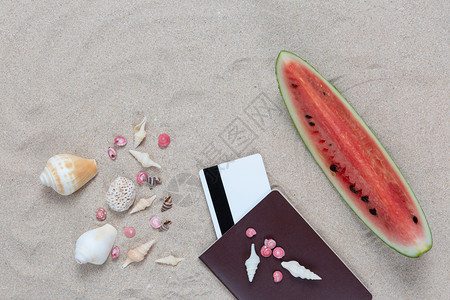 海滩上暑假护照和信用卡项目有创造力的卡片图片