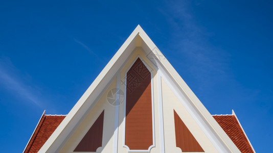 木制的棕色蓝天空背景下泰国传统展馆顶上可找到的屋低角度视图正面图片