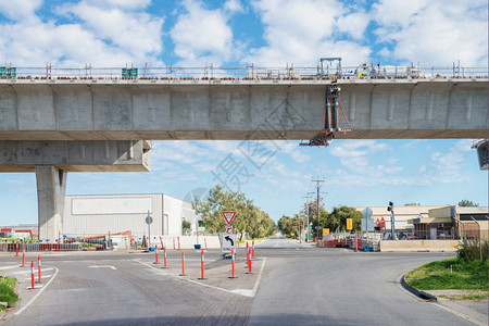 接缝交通附正在修建的道路供入会地点使用目前正在修建的公路图片