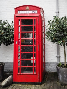 传统的历史英国古老的红色电话Kiosk场景图片