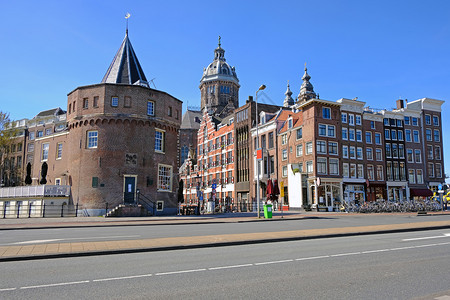 荷兰阿姆斯特丹市与Niklaas教堂的城风景镇河旅行图片