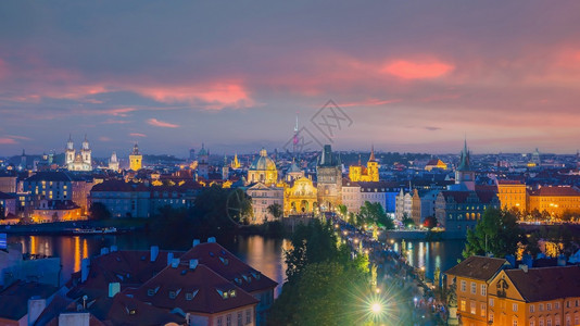 河布拉格市下捷克旧城风景世界旅行概念见光和世界旅行全景黄昏图片