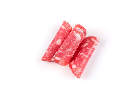 牛肉意大利腊肠香切片白本孤立于意大利难的白色图片
