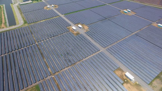 航拍新能源太阳能板图片
