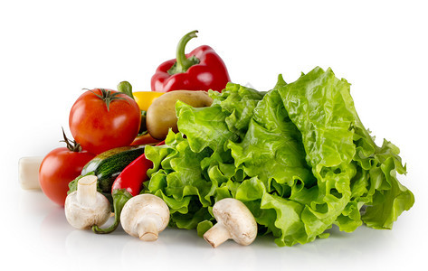 食物白色背景中分离的新鲜生蔬菜和天然健康食品的概念白色背景中分离的新鲜生蔬菜和香洋葱图片