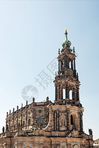 夏天塔德国累斯顿2019年7月6日萨克森皇家法院前天主圣三一KatholischeHofkirche的德累斯顿大教堂三位一体图片