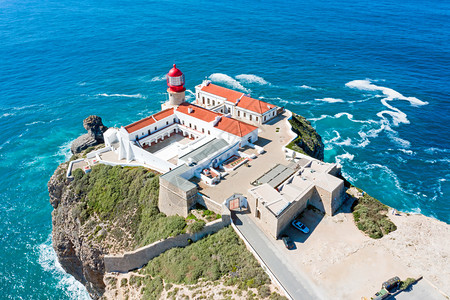 海岸自然水葡萄牙灯塔RsrquoCaboVicentersquo的航空图片