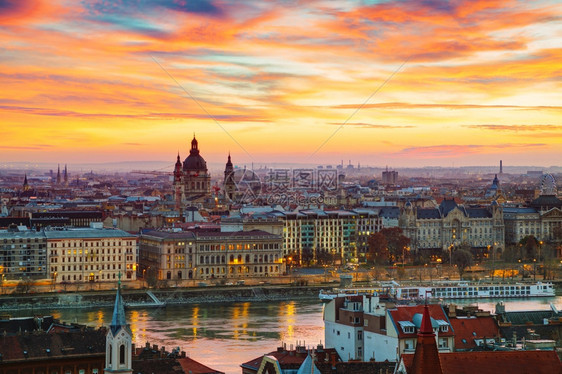 匈牙利布达佩斯圣蒂芬伊特万大教堂布达佩斯概览河边克拉夫琴科图片