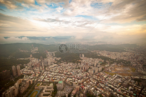 台北湾市的空中景象图片