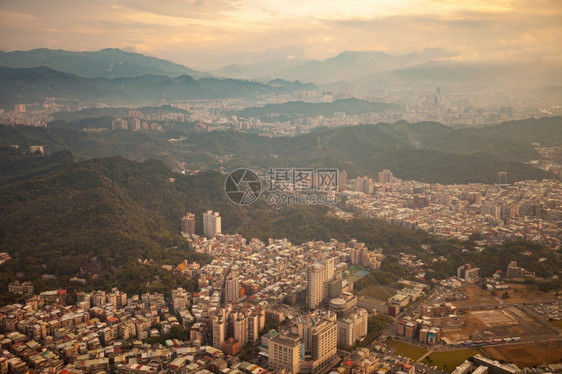 台北湾市的空中景象图片