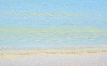 柔软的西班牙巴利阿里群岛马洛卡大干人背景或纹理的海滨颜色沙蜜和软蓝绿宝石水马略卡岛图片