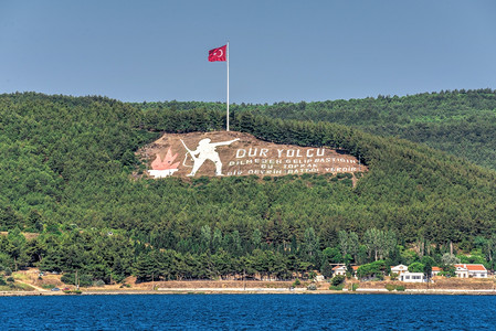 2019年7月4日土耳其加利波土耳其072419在盖利波拦截乘客这是土耳其战争历史的象征停止在土耳其加利波的旅客纪念碑树木文化图片