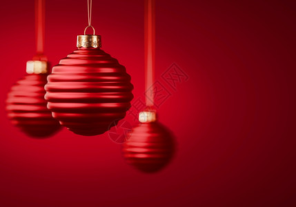 马特阴影绳索3个红色垂直横条的圣诞球组挂在绳子上与勃根迪红色背景圣诞节装饰庆气氛概念选择焦点复制空间图片