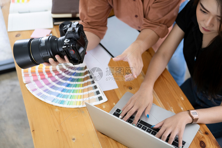 监视器从相机中选择图片的相艺术家和图形开发者颜色职业图片