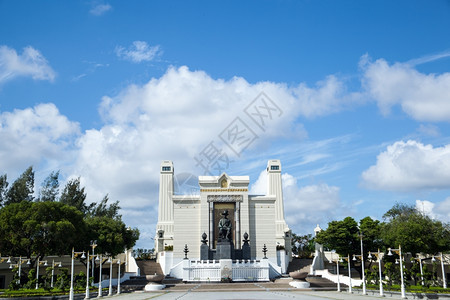 城市的支柱王国曼谷拉马1号纪念碑泰山和云蓝天空图片