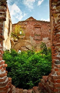 古老的城堡内白昼废墟衬套弧优质的图片