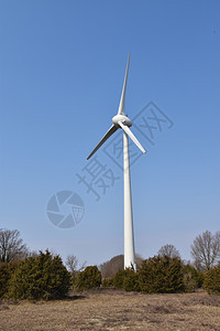 在瑞典的奥兰岛春季时风车在景中与多尼派天空生产可再图片