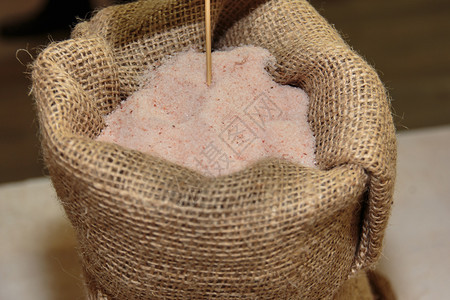 药物布拉普沙袋中的粉色盐细胞海图片