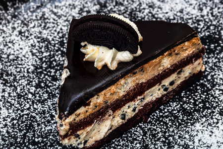 饮食美味的巧克力慕斯甜点蛋糕碗图片