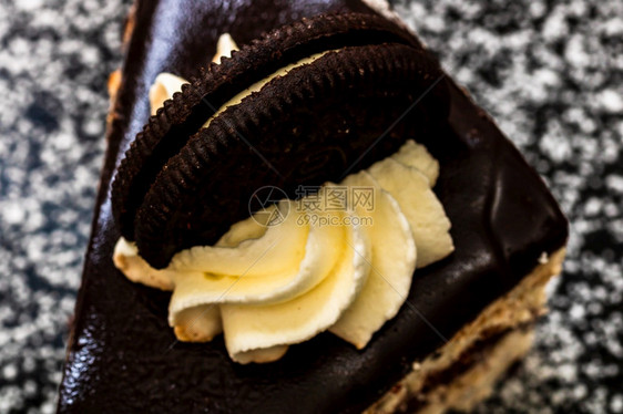巧克力慕斯甜点蛋糕补充白色的可图片