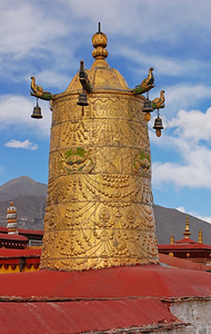 Dhvaja或拉萨Jokhang寺庙屋顶的胜利旗帜佛教传统图片