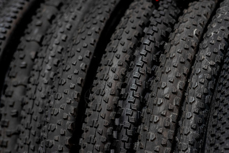 辐黑色的流动带有攻击越野保护者的新自行车轮胎品牌图片