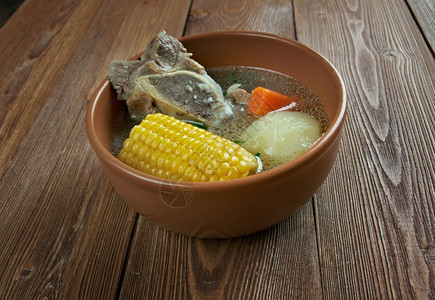 Cazuela给各种菜盘特别是来自南美洲的几类肉和蔬菜混合餐饮鸡智利人香菜图片